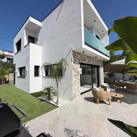 Lamartine Villa *